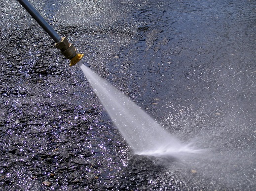 Pressure-Wash-Concrete-Driveway-Cleaning-Tips