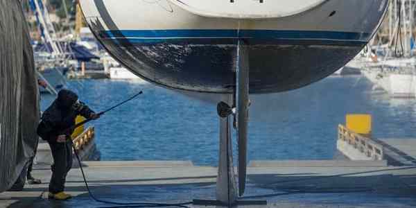 boat-cleaning