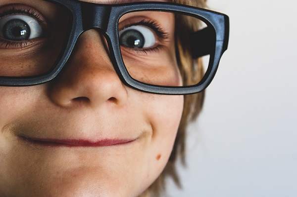 boy-close-up-eyeglasses