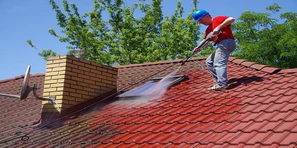 Roof pressure washer