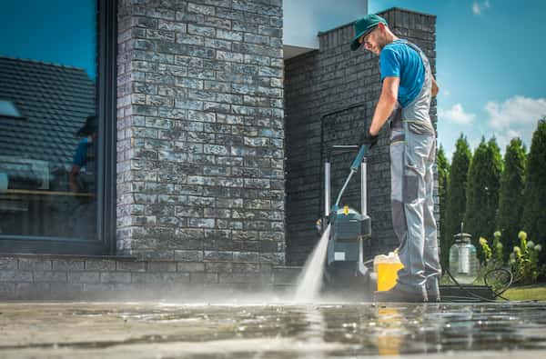 gas-vs-electric pressure washer