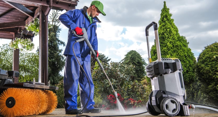 use power washer to clean house